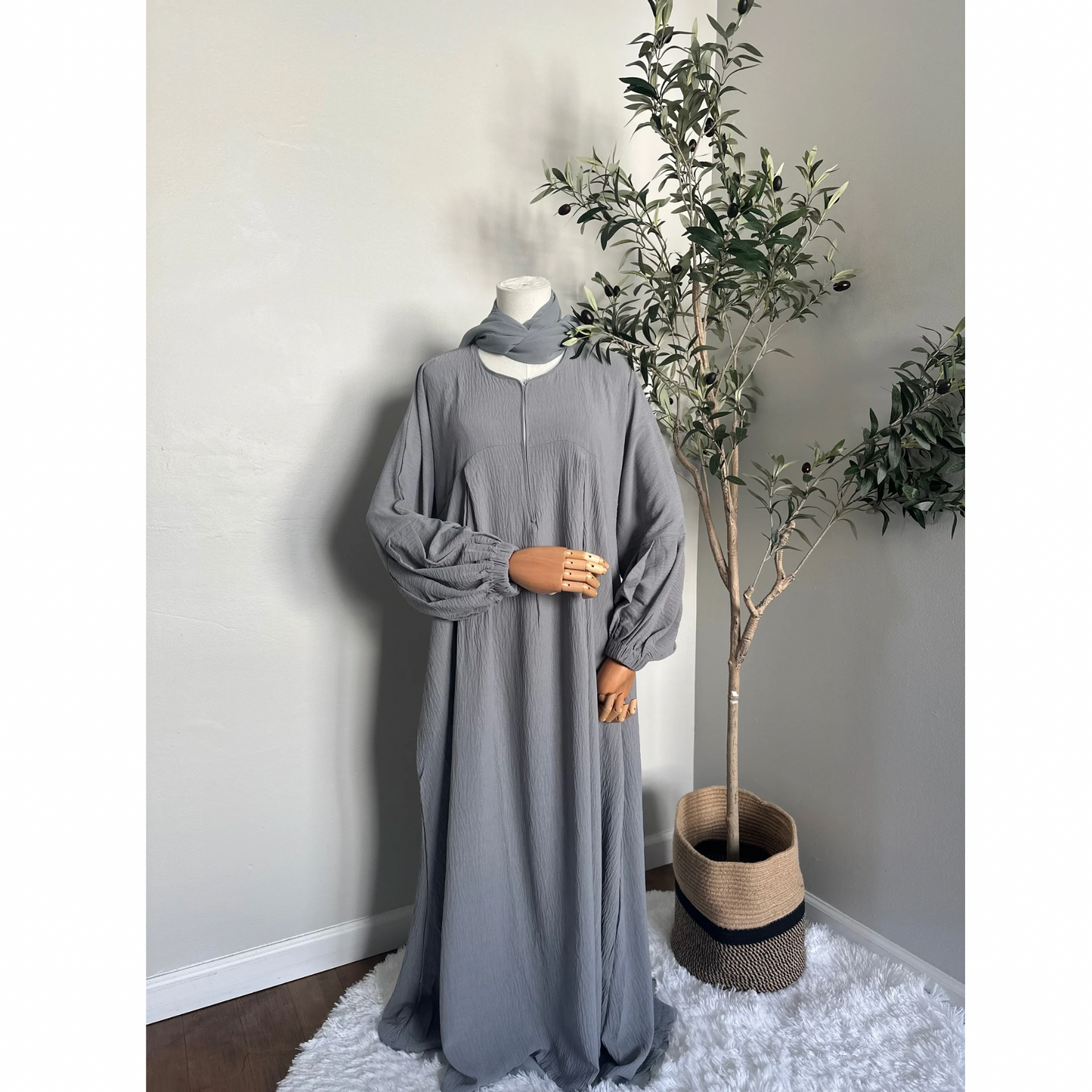 Aisha in Dark Gray
