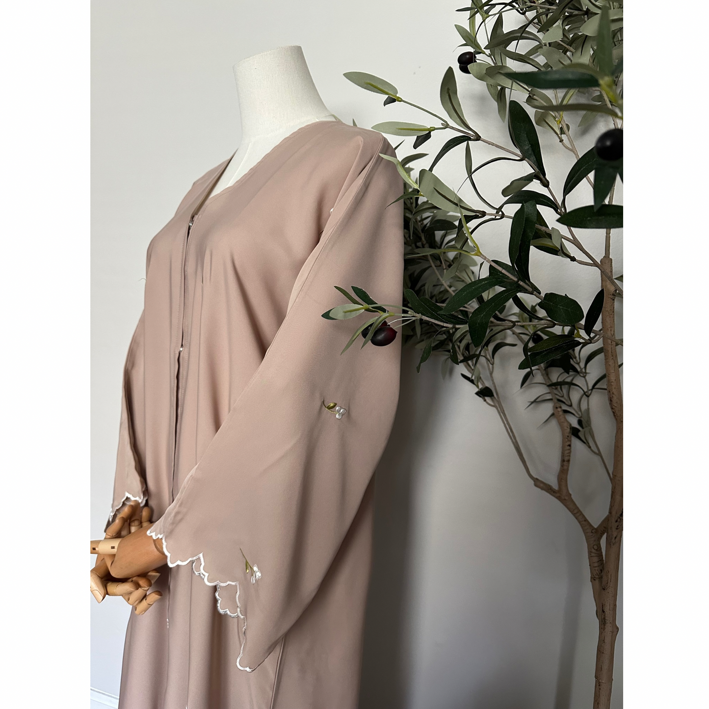 Asiyah in Beige