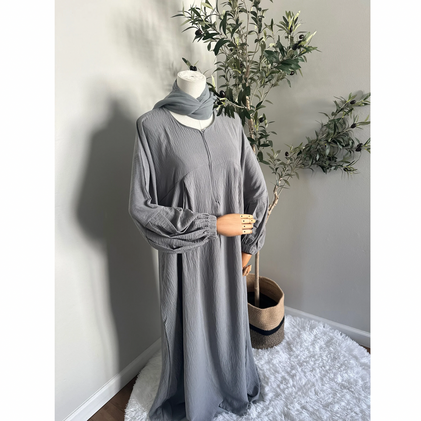 Aisha in Dark Gray